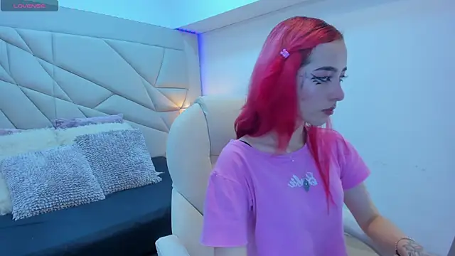 Snapshot of persefone_333 chatting on 10-11-25, 08:07 persefone 333 online show from 10-11-25, 08:07