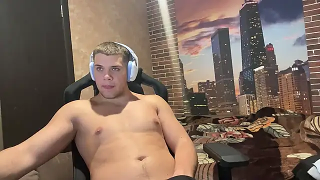 MusclePhantom online show from 10-19-25, 07:58