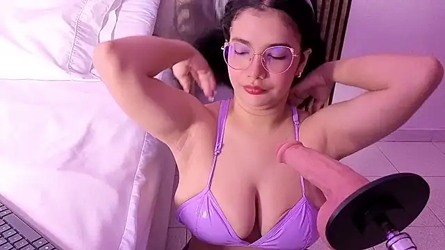 LunaRosse  online show from 12-18-25, 11:49