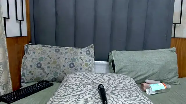 MrsMxx25 online show from 04-18-26, 09:59