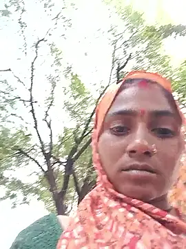 Snapshot of Sapna_hotA chatting on 10-26-25, 08:20 Sapna hotA online show from 10-26-25, 08:20