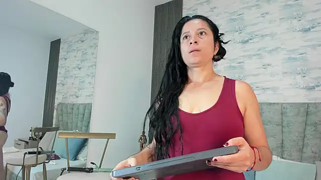 ShanelEvans online show from 01-12-26, 02:55