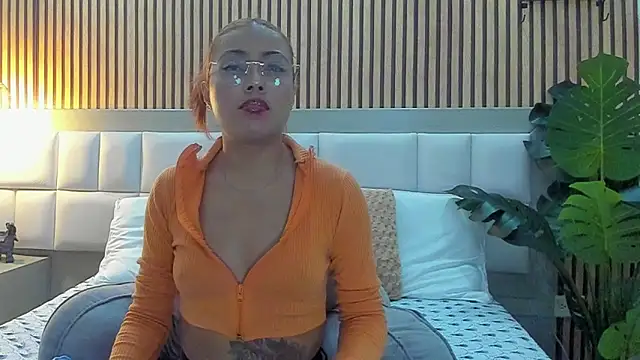 KattyBonnie online show from 10-20-25, 07:47