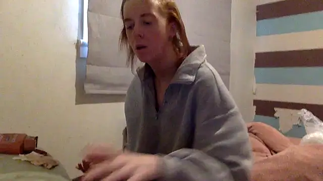 Snapshot of Bellababexox chatting on 06-18-26, 02:43 Bellababexox online show from 06-18-26, 02:43