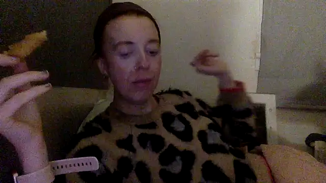 Snapshot of Bellababexox chatting on 06-28-26, 04:40 Bellababexox online show from 06-28-26, 04:40