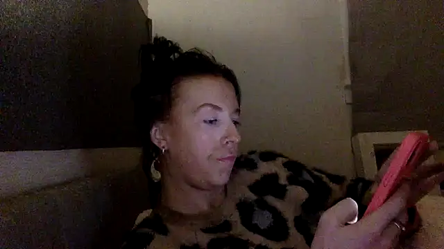 Snapshot of Bellababexox chatting on 07-06-26, 04:31 Bellababexox online show from 07-06-26, 04:31