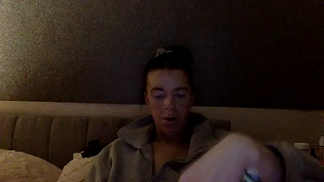 Snapshot of Bellababexox chatting on 07-17-26, 03:35 Bellababexox online show from 07-17-26, 03:35
