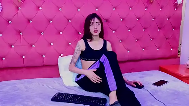 Snapshot of _Maleja_19_ chatting on 02-12-26, 03:45 Maleja 19 online show from 02-12-26, 03:45