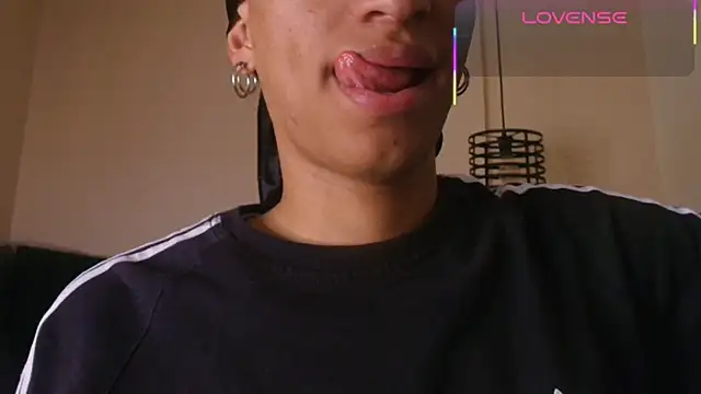 Snapshot of Dom_venena chatting on 09-18-25, 07:49 Dom venena online show from 09-18-25, 07:49