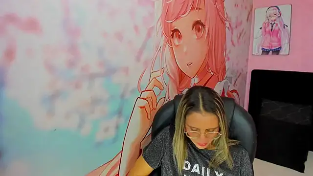 Snapshot of StarletTays chatting on 10-26-25, 01:55 StarletTays online show from 10-26-25, 01:55