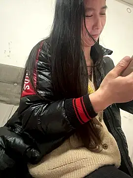 crhong666 online show from 01-19-26, 12:25