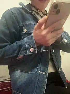 crhong666 online show from 03-18-26, 12:36