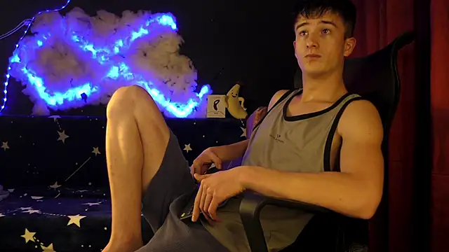 Snapshot of SirReed chatting on 11-26-25, 04:02 SirReed online show from 11-26-25, 04:02