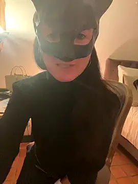 LesAmantsAE2 online show from 10-01-25, 05:30