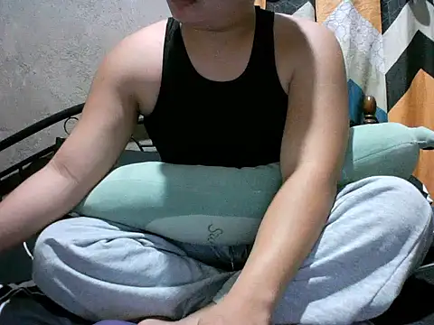 Snapshot of alhex_gay26 chatting on 04-24-26, 04:42 alhex gay26 online show from 04-24-26, 04:42