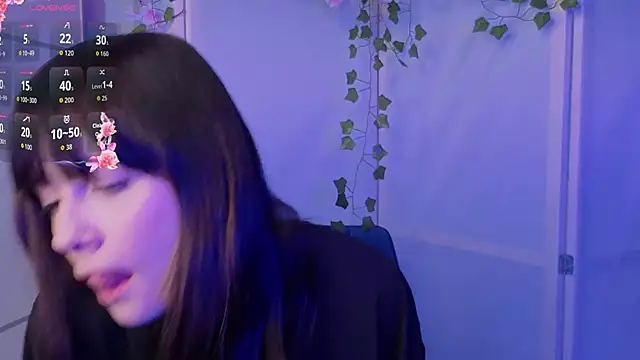 Honeey Beee online show from 11-09-25, 04:38