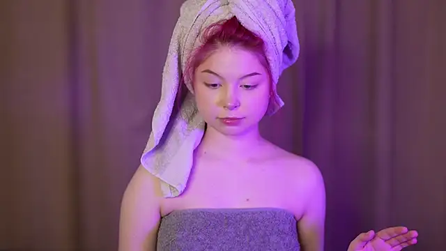 Stella Vanila online show from 11-13-25, 01:26