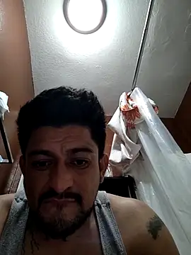 Snapshot of titolovemilfs chatting on 12-17-25, 07:58 titolovemilfs online show from 12-17-25, 07:58