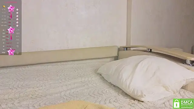Snapshot of KittenFang chatting on 10-10-25, 06:40 KittenFang online show from 10-10-25, 06:40