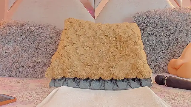 Snapshot of anni_honeyriveras chatting on 09-13-25, 12:10 anni honeyriveras online show from 09-13-25, 12:10