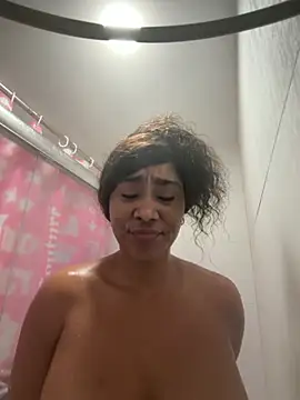 LuckyKhloe online show from 10-30-25, 01:29