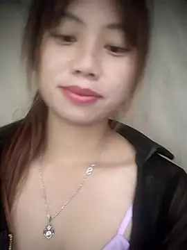 Snapshot of Dung-Thao19 chatting on 09-17-25, 04:03 Dung-Thao19 online show from 09-17-25, 04:03