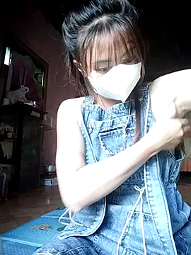 Snapshot of Dung-Thao19 chatting on 09-22-25, 10:17 Dung-Thao19 online show from 09-22-25, 10:17