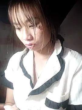 Snapshot of Dung-Thao19 chatting on 09-25-25, 07:23 Dung-Thao19 online show from 09-25-25, 07:23