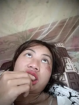 Snapshot of Dung-Thao19 chatting on 10-26-25, 08:59 Dung-Thao19 online show from 10-26-25, 08:59