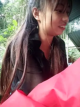 Snapshot of Dung-Thao19 chatting on 10-30-25, 09:44 Dung-Thao19 online show from 10-30-25, 09:44