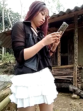 Snapshot of Dung-Thao19 chatting on 12-14-25, 11:53 Dung-Thao19 online show from 12-14-25, 11:53