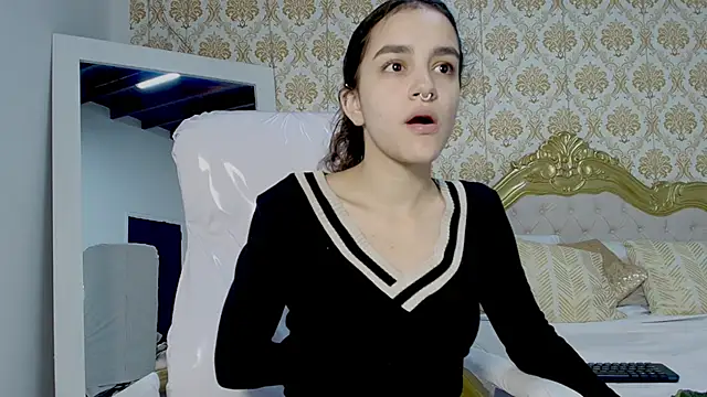 JessB  online show from 10-04-25, 07:34