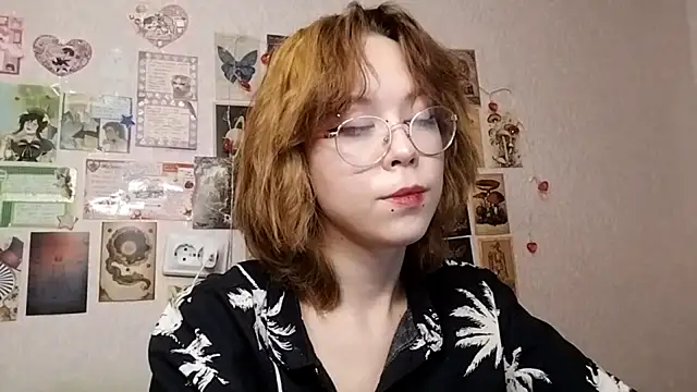 Snapshot of Ieadership chatting on 10-27-25, 01:26 Ieadership online show from 10-27-25, 01:26