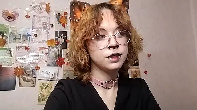 Snapshot of Ieadership chatting on 10-31-25, 02:07 Ieadership online show from 10-31-25, 02:07