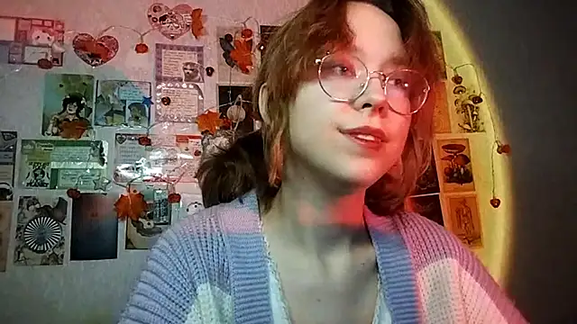 Snapshot of Ieadership chatting on 11-22-25, 02:05 Ieadership online show from 11-22-25, 02:05