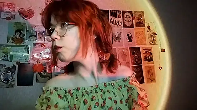 Snapshot of Ieadership chatting on 11-24-25, 02:28 Ieadership online show from 11-24-25, 02:28