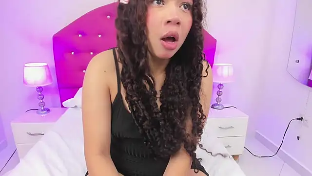 STEFANY MOLL online show from 11-27-25, 04:03