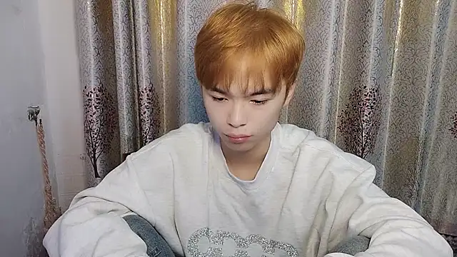 Snapshot of w5206t chatting on 11-30-25, 10:30 w5206t online show from 11-30-25, 10:30