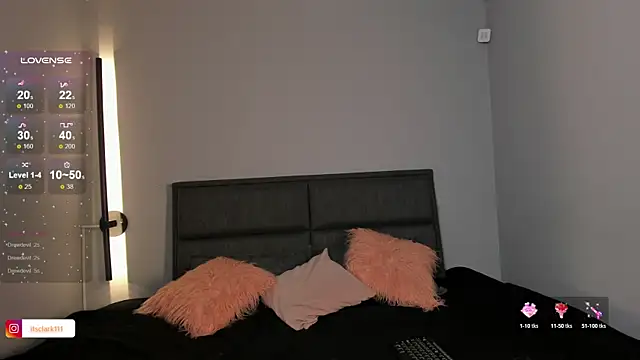 Emma  clark  online show from 07-11-26, 08:55