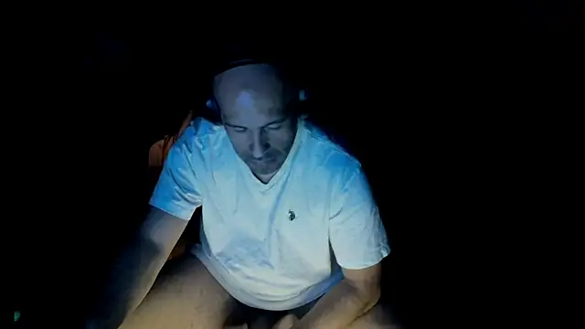 Snapshot of LeeCox chatting on 01-01-25, 10:11 LeeCox online show from 01-01-25, 10:11