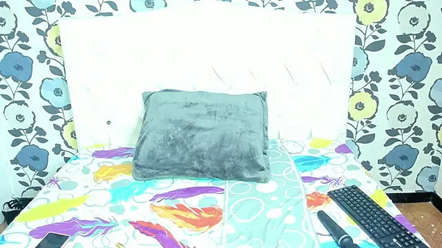 ValentinaKlean online show from 11-21-25, 04:44