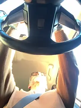 Axl hot online show from 03-27-26, 04:40