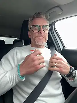 Axl hot online show from 04-01-26, 03:20