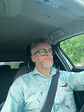 Axl hot online show from 04-20-26, 06:09