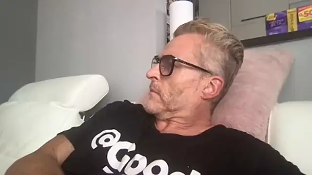Axl hot online show from 07-18-26, 02:10