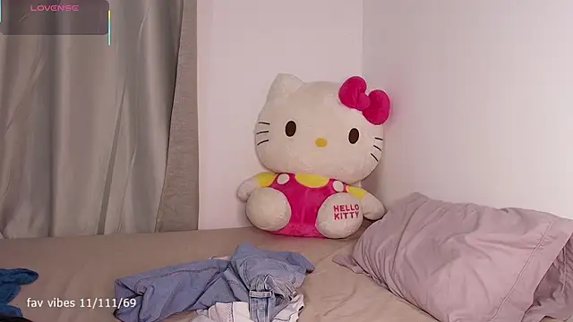 Snapshot of dulceangel__ chatting on 09-11-25, 02:22 dulceangel online show from 09-11-25, 02:22