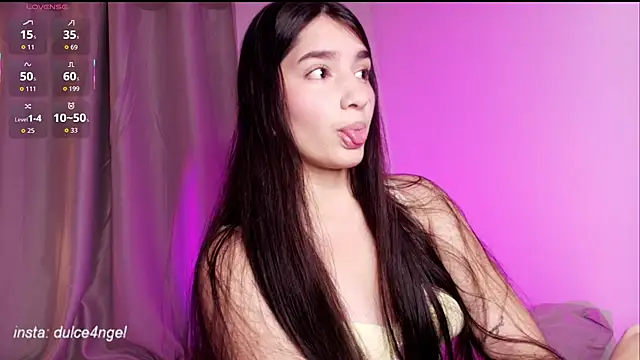 Snapshot of dulceangel__ chatting on 12-15-25, 06:06 dulceangel online show from 12-15-25, 06:06