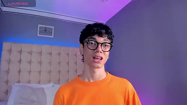 Phillicious   online show from 09-16-25, 01:17