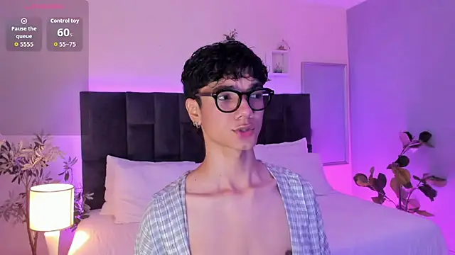 Phillicious   online show from 11-22-25, 10:42