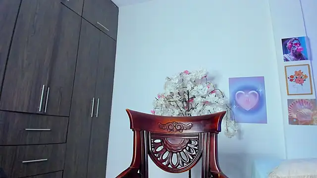 ashly pnik1 online show from 11-06-25, 03:18